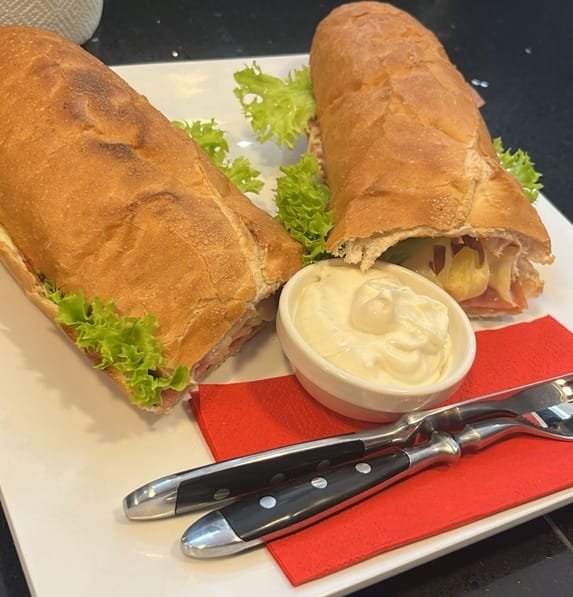 Über uns baguette