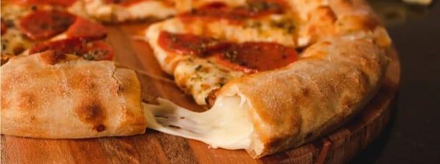 Speisekarte Pizza mit Käserand Speisekarte